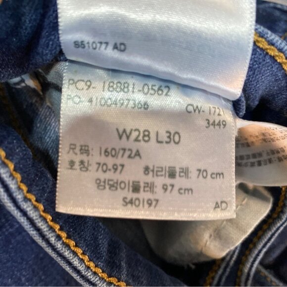 Women's Levis Blue Jeans In Excellent Condition - Picture 3 of 13